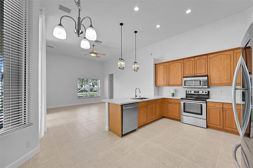 12459 Nw 52nd Ct - Photo 6 of 50