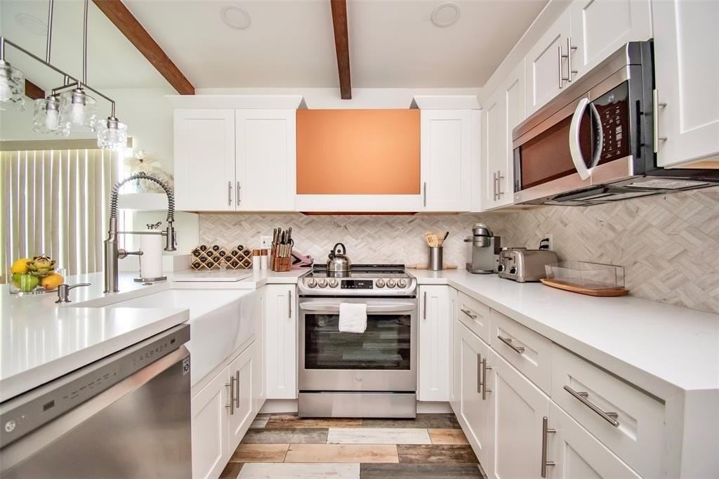 6557 Country Wood Way - Photo 2 of 25