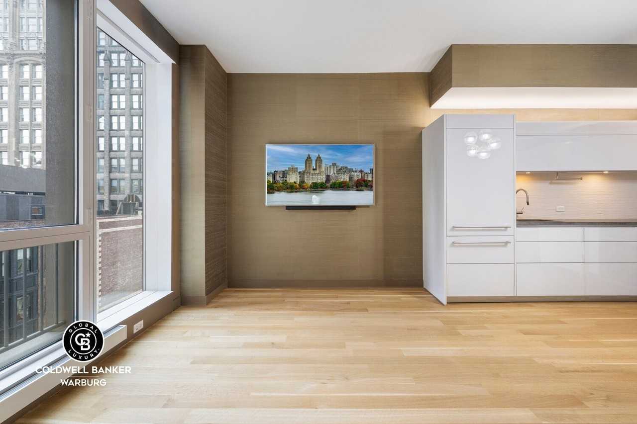 241 5th Avenue #14C - Photo 4 of 10