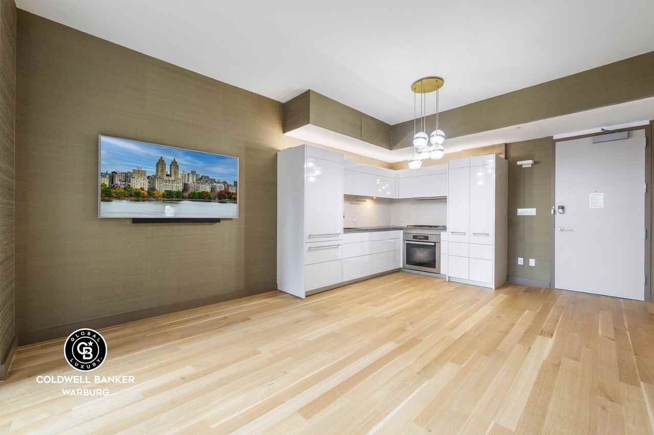 241 5th Avenue #14C - Photo 5 of 10