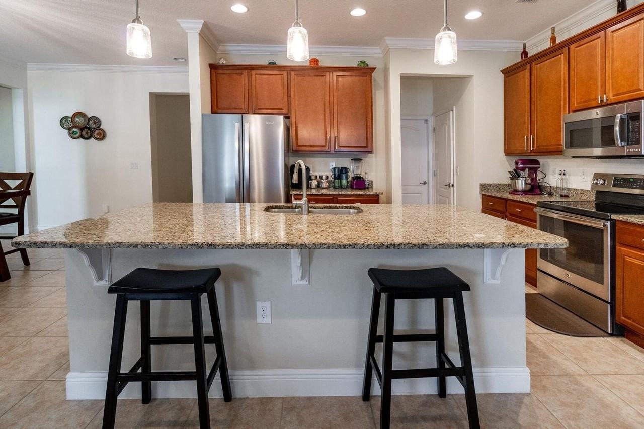 1026 Sw Ingrassina Ave - Photo 6 of 20