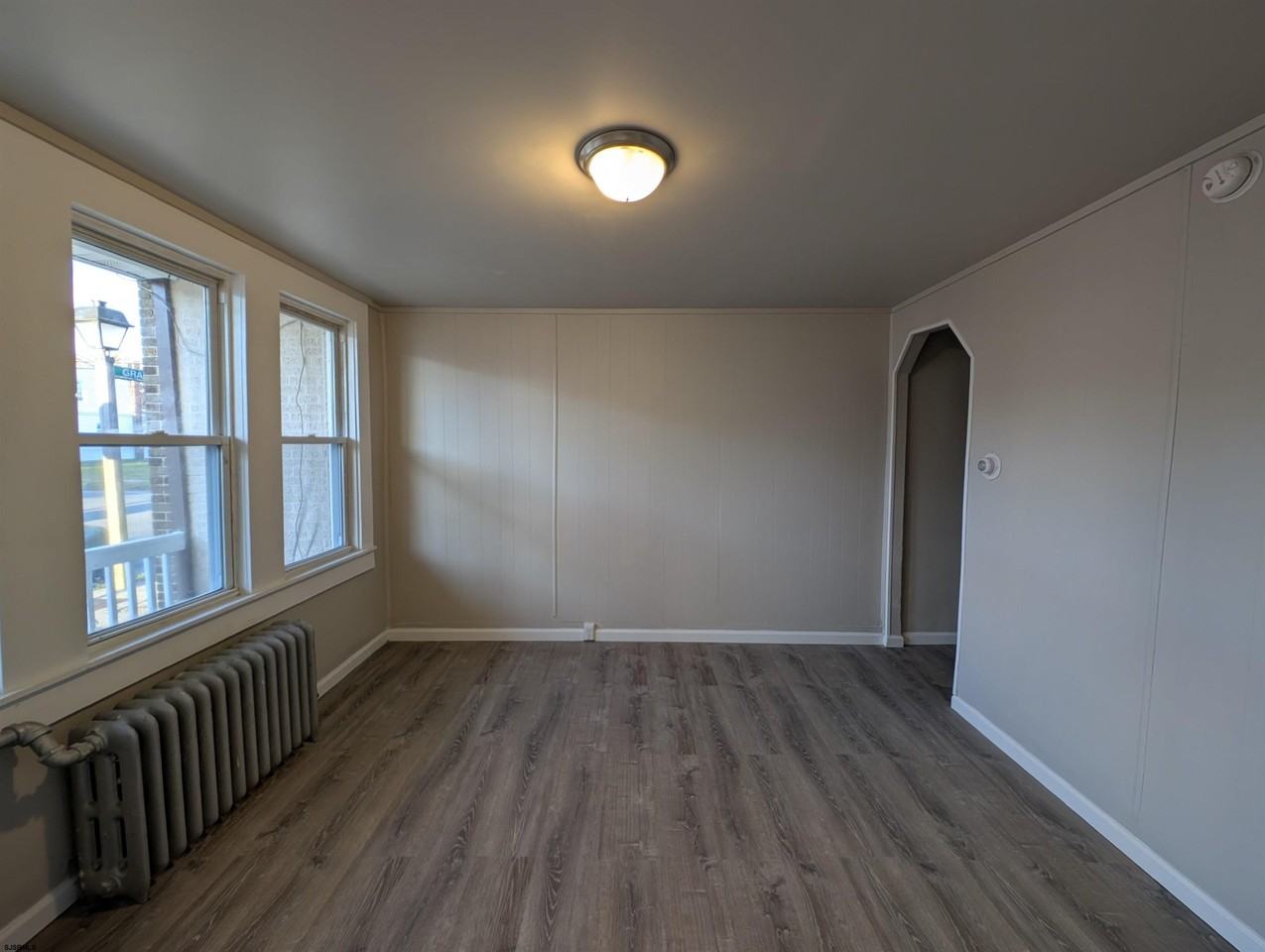 2002 Grant Ave - Photo 2 of 16