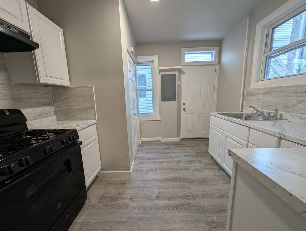 2002 Grant Ave - Photo 7 of 16