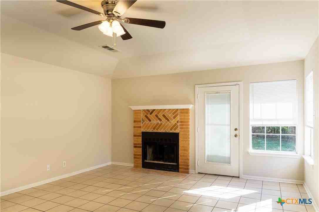 2402 Lazy Ridge Dr - Photo 4 of 16