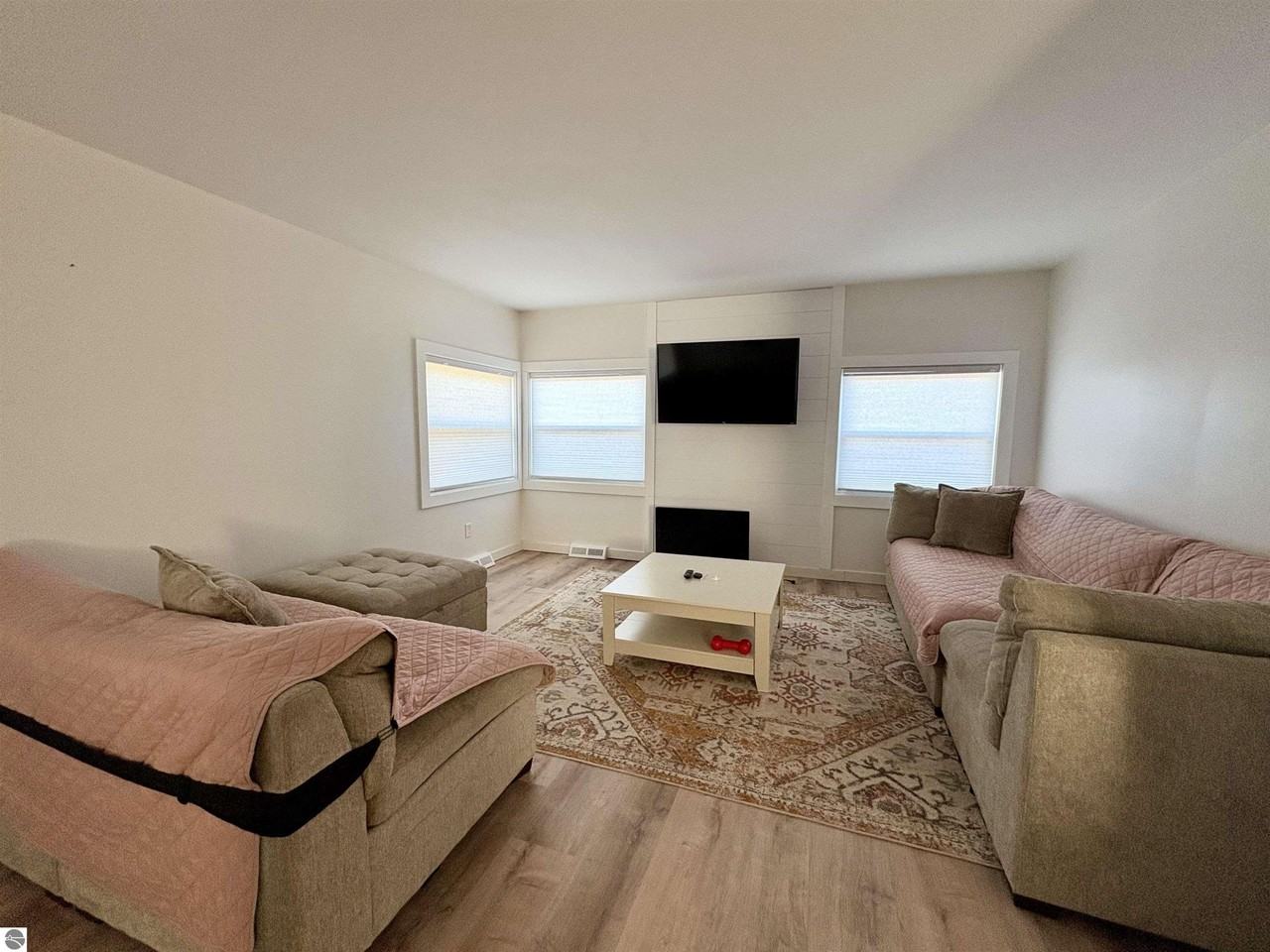 7638 Skegemog Point Rd - Photo 2 of 15