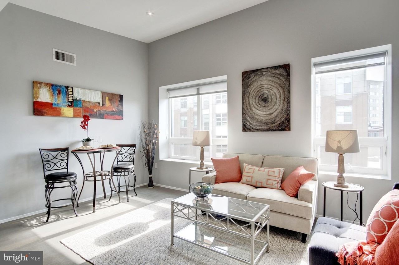 2422 17th St Nw Apt 301 #301 - Photo 2 of 31