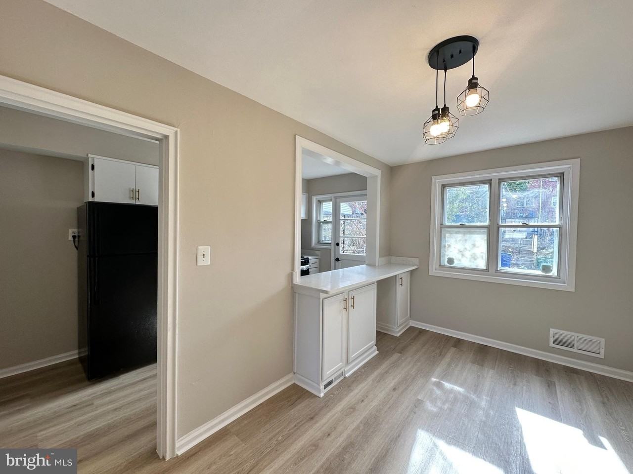 1038 Wedgewood Rd - Photo 4 of 12