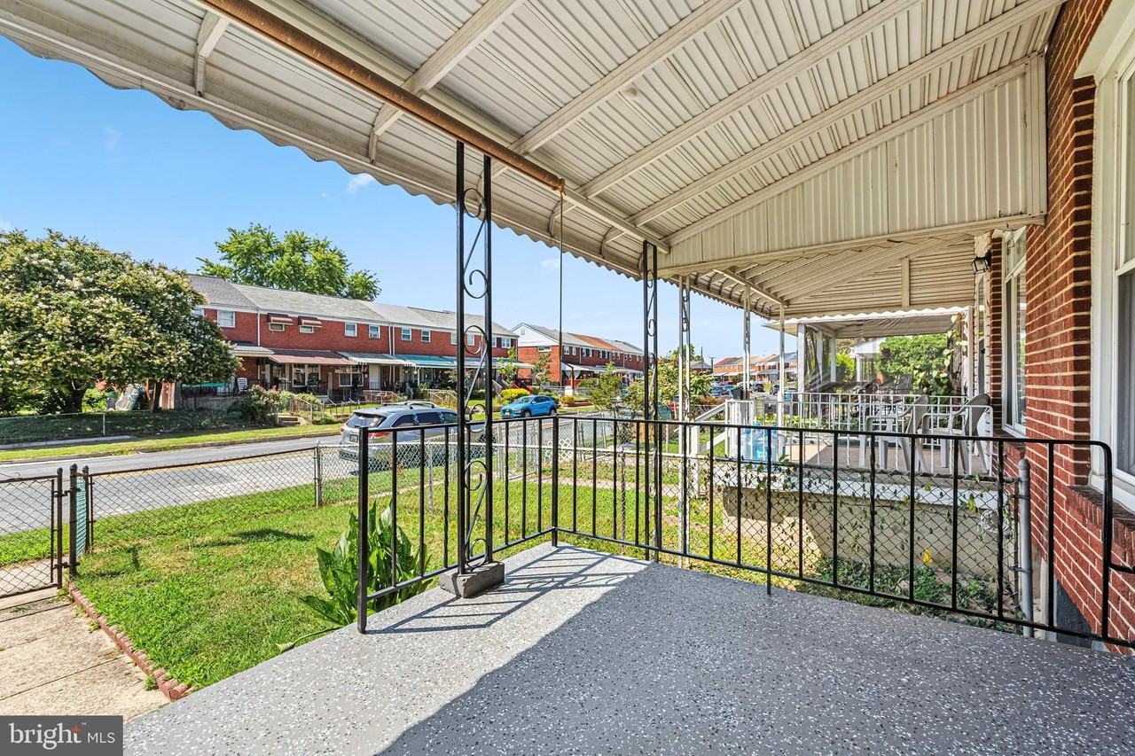 8272 Kavanagh Rd - Photo 3 of 32