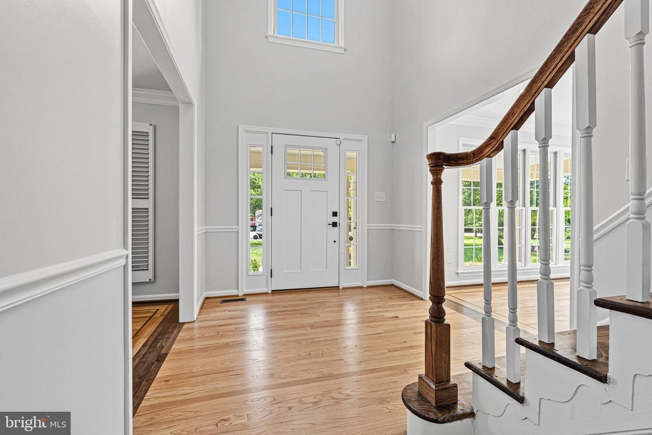 11308 Attingham Ln - Photo 4 of 44