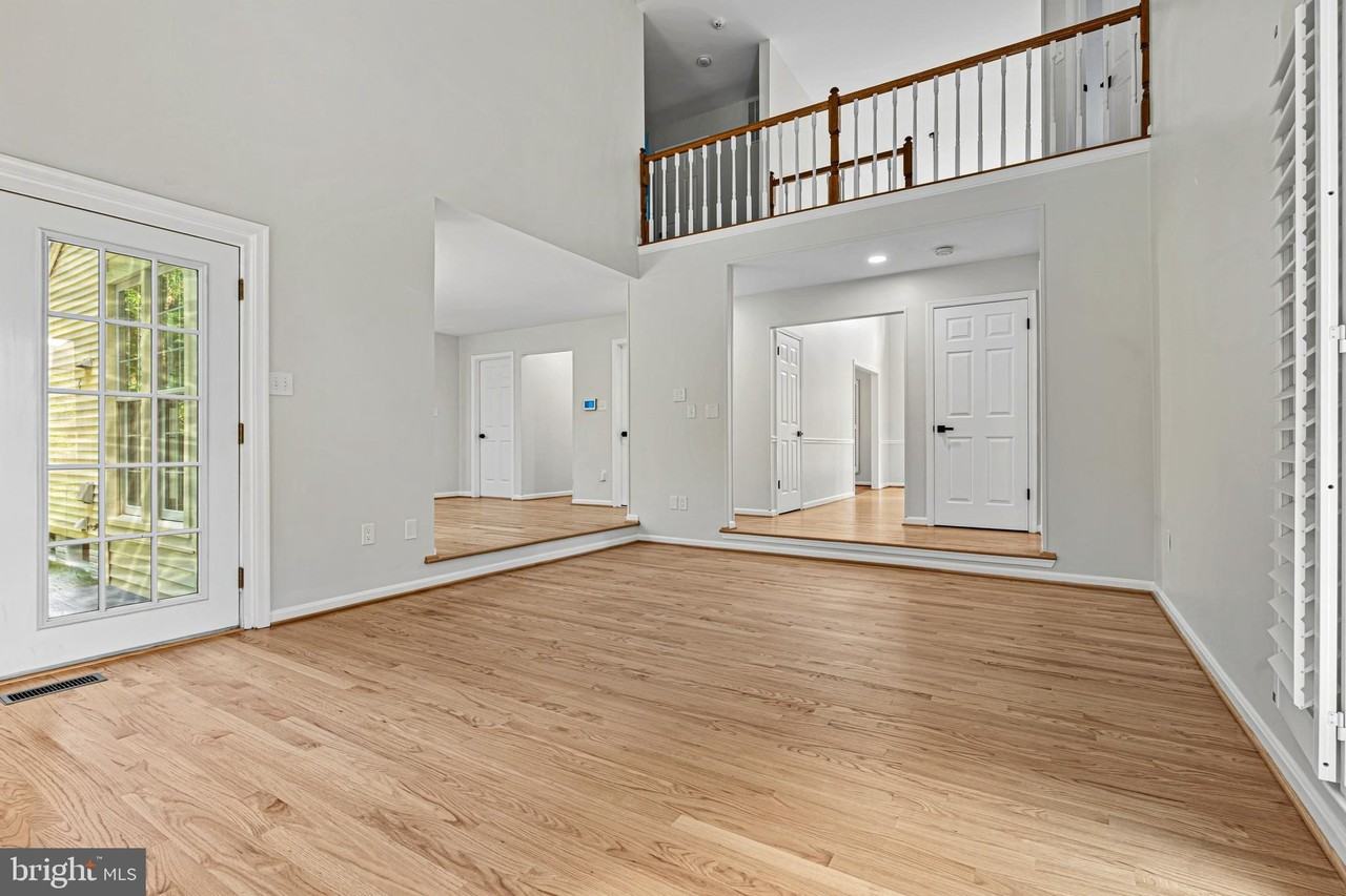 11308 Attingham Ln - Photo 7 of 44