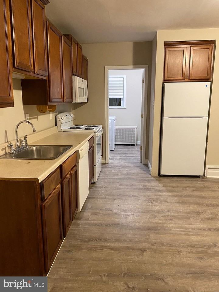 302 North York Street - Photo 3 of 26