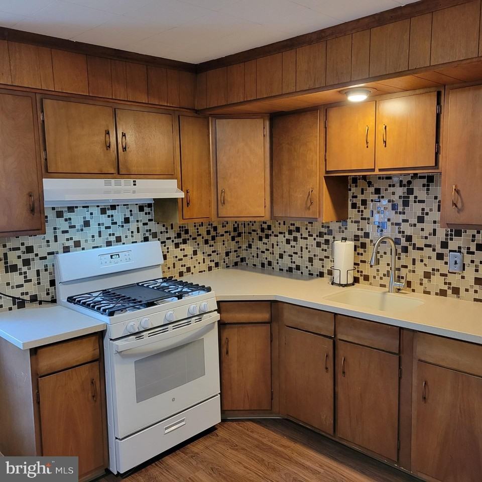 23 N York Rd Unit 21 #21 - Photo 5 of 18