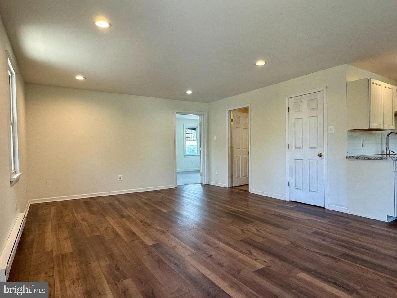 1355 Main St - Photo 5 of 10