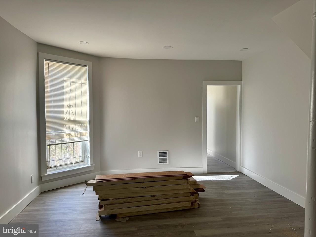 6308 N Lambert St - Photo 4 of 21