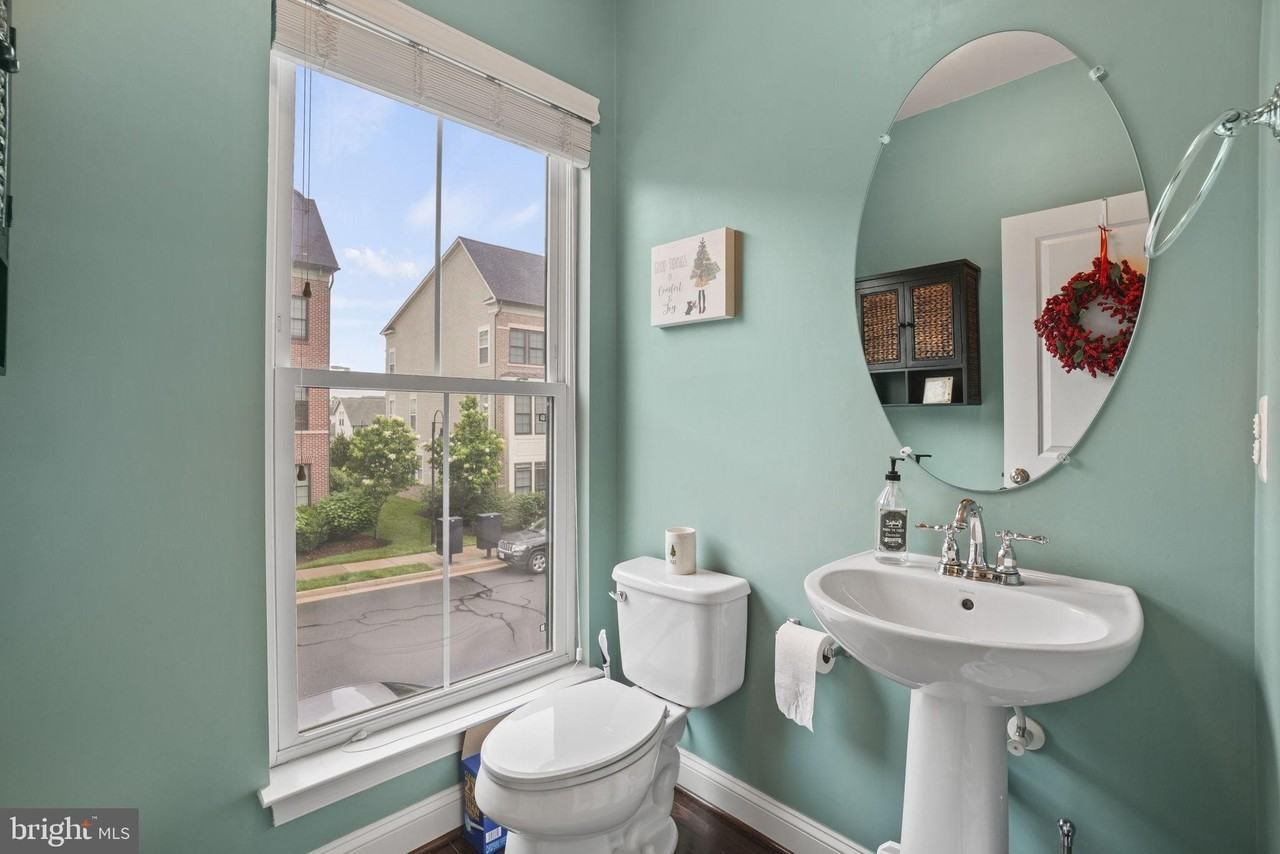 20405 Codman Drive - Photo 5 of 25