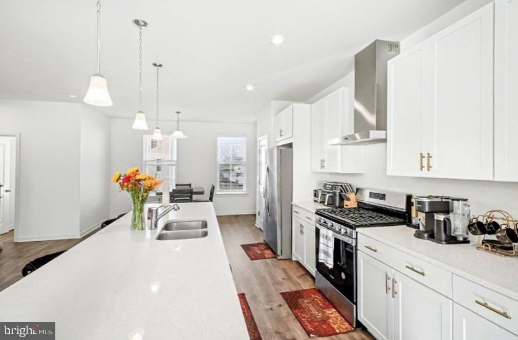 423 Honeyberry Ln - Photo 2 of 21