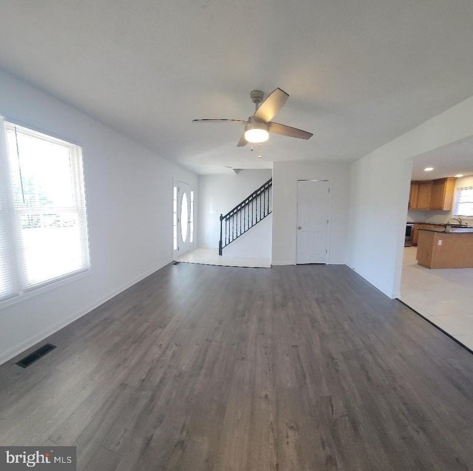 25 Whaling Ln - Photo 3 of 29