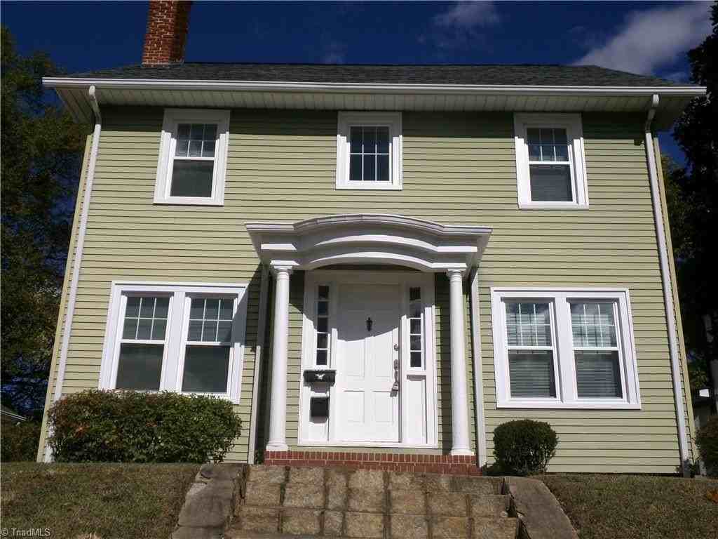 1529 West 1st Street - Photo 3 of 19