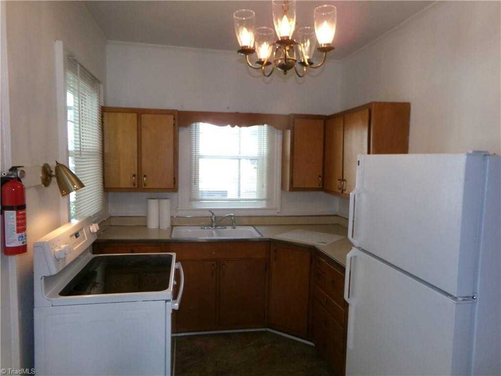 1529 West 1st Street - Photo 4 of 19