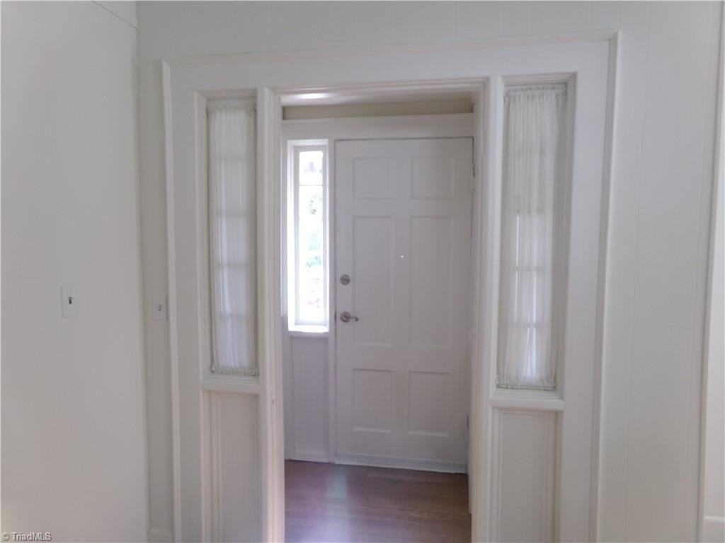 1529 West 1st Street - Photo 6 of 19