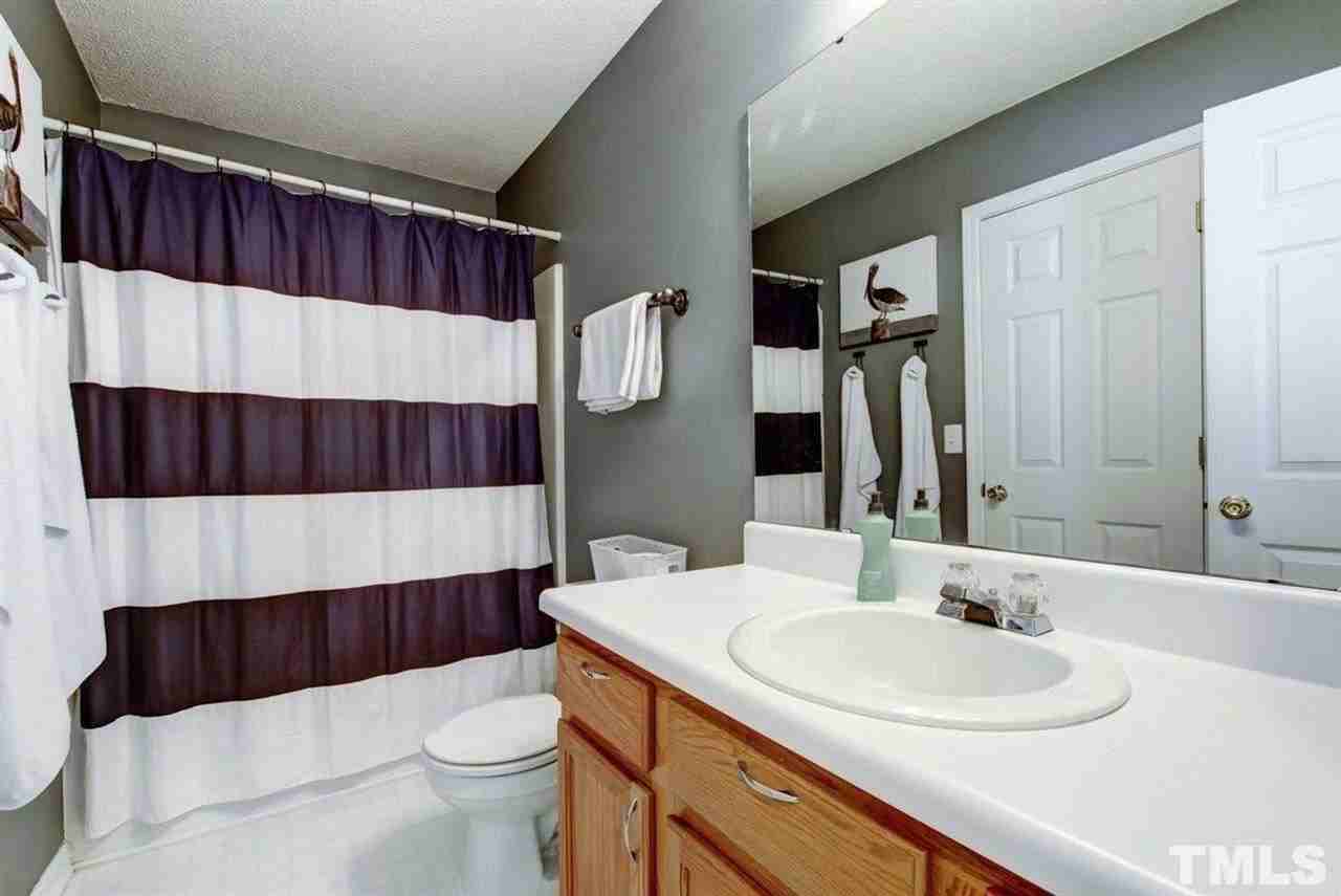 240 Adefield Lane - Photo 7 of 28