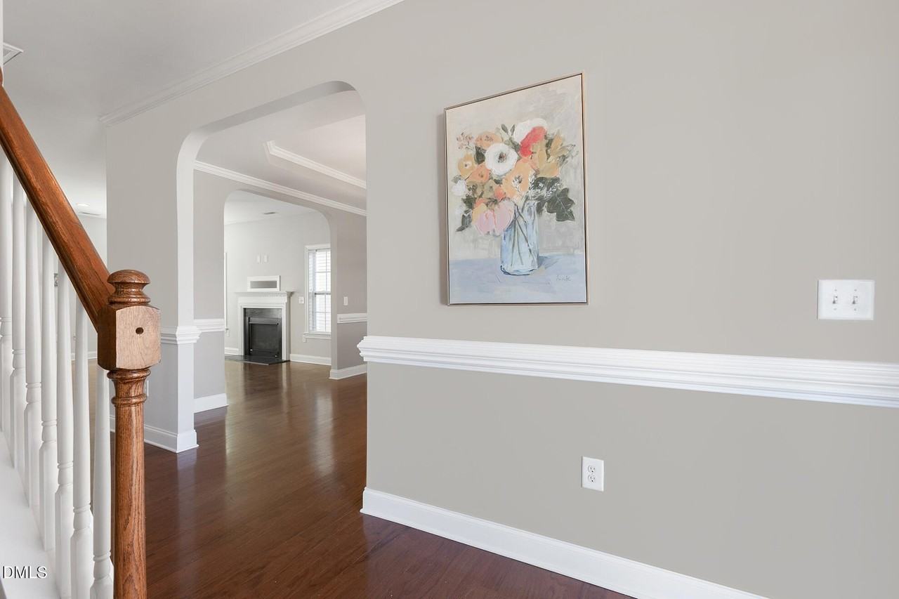 304 Vinewood Place - Photo 3 of 27