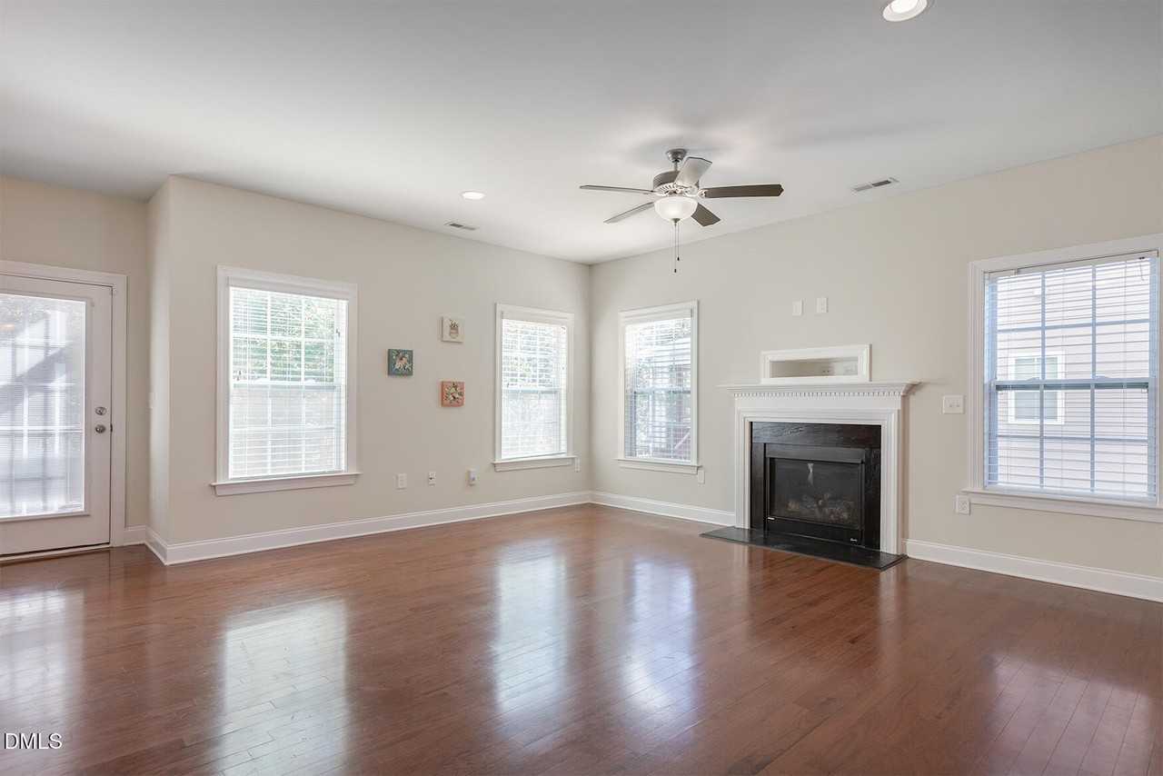 304 Vinewood Place - Photo 6 of 27