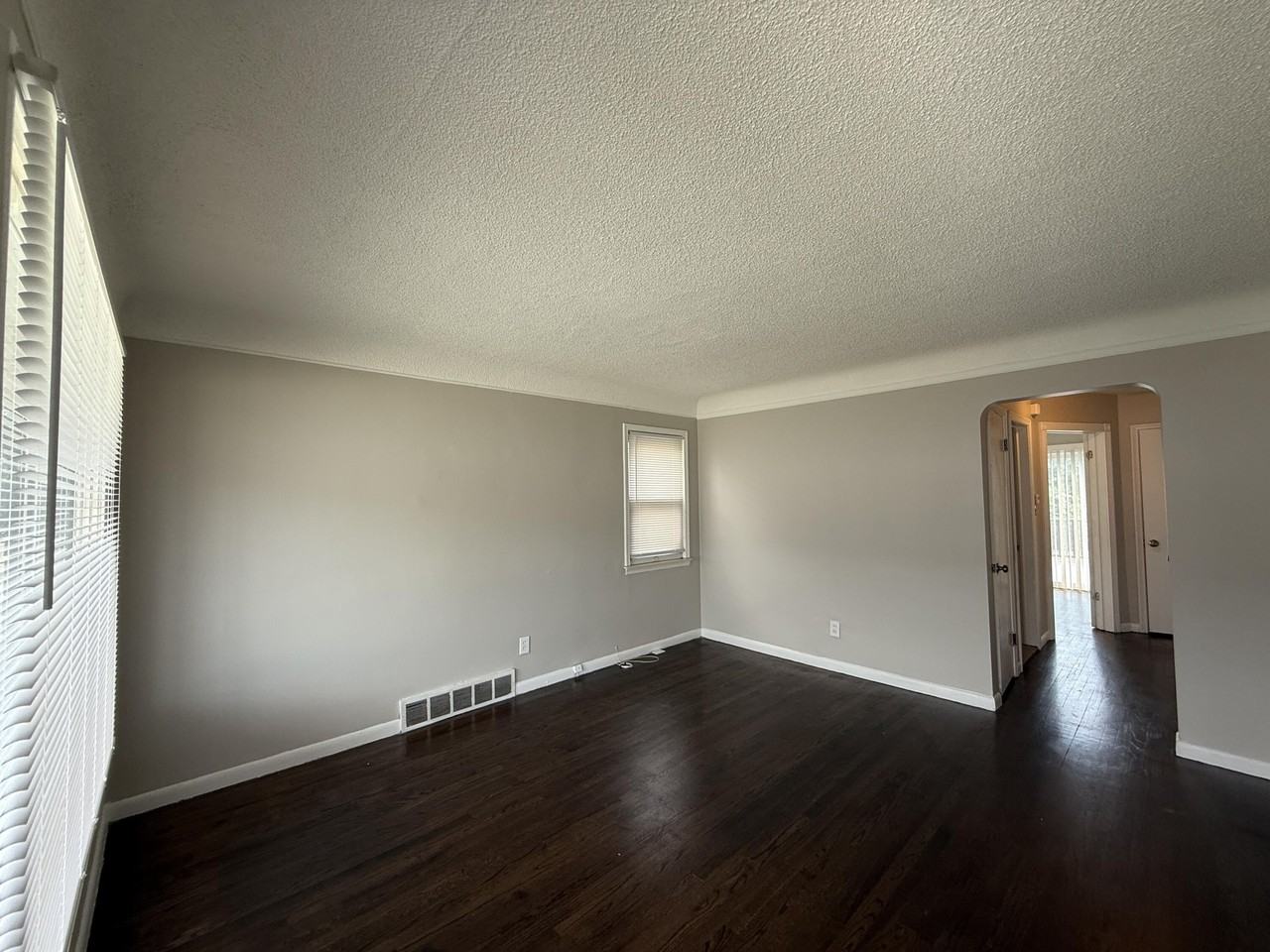 1811 Cleveland Ave - Photo 3 of 17