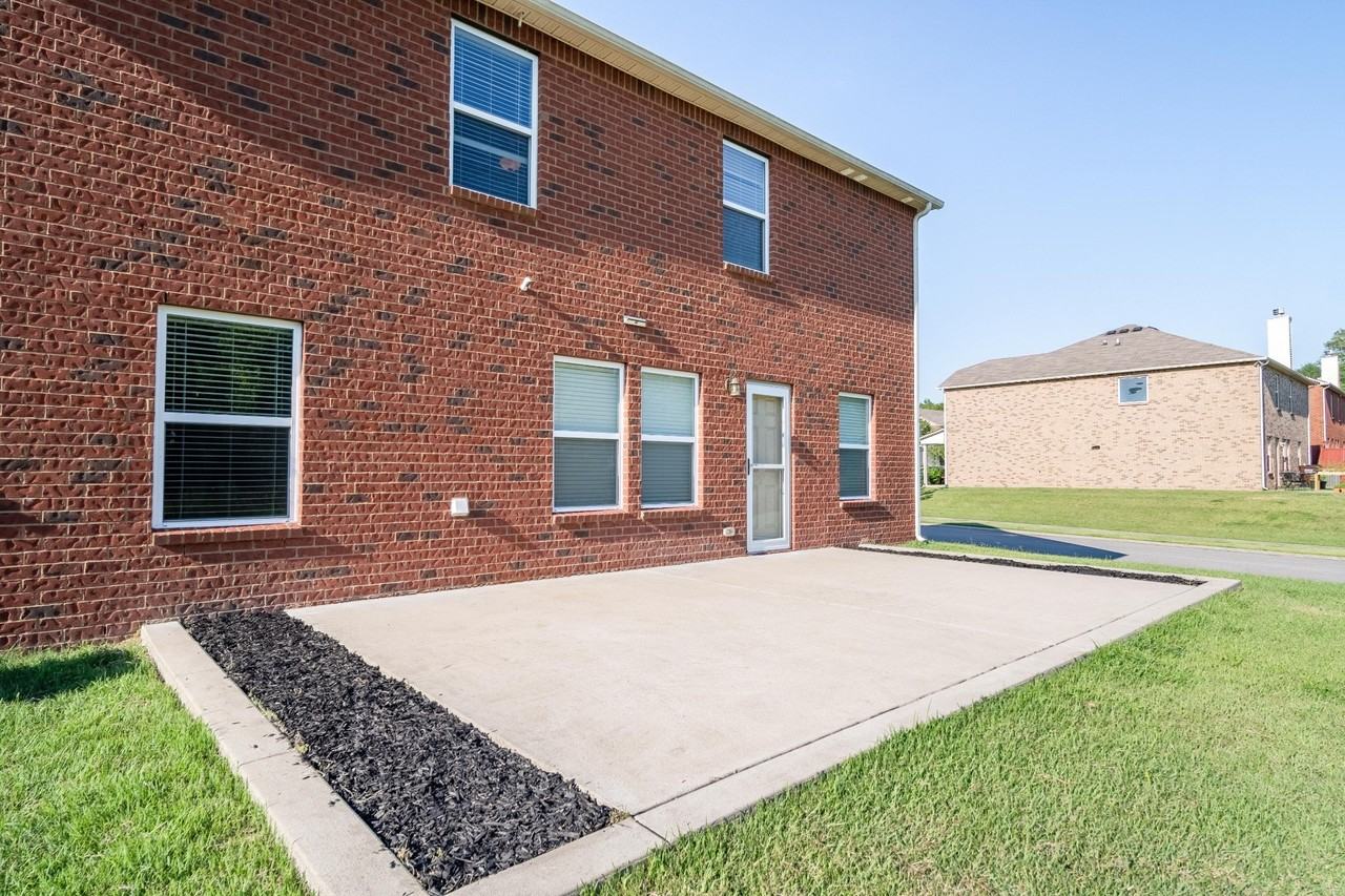 1001 Benwick Rd - Photo 5 of 50