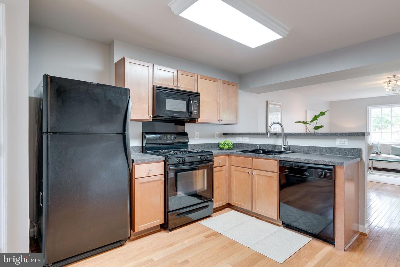 1617 North Van Dorn Street - Photo 5 of 34