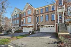 featured image of 4204 Lariat Dr