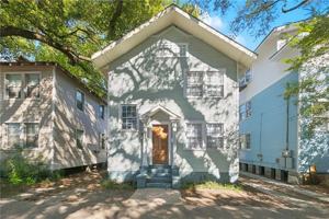 featured image of 7535 Willow St