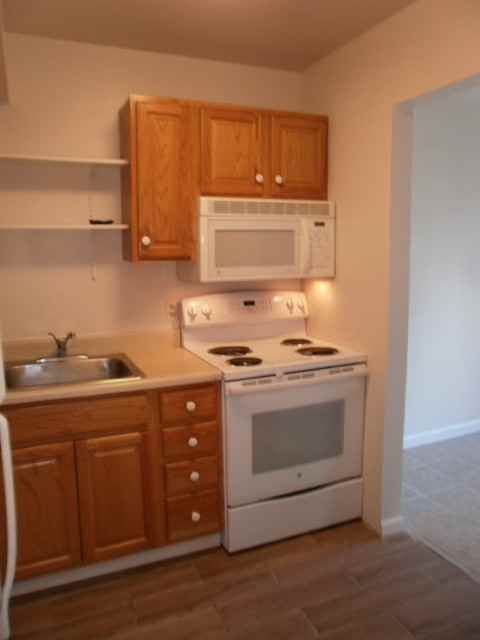 3406 Kenbrooke Ct - Photo 5 of 17