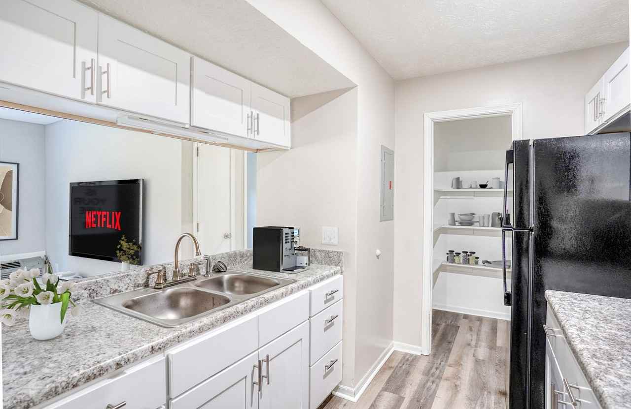 Village Apartments at Summitville - Photo 6 of 9