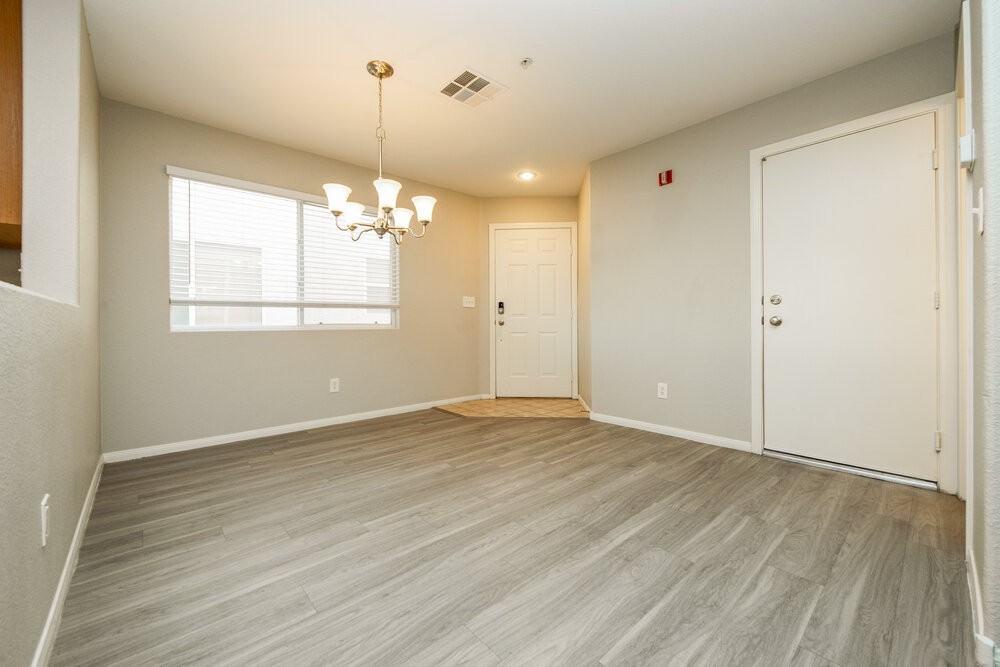 3020 Sunrise Bay Ave - Photo 5 of 17