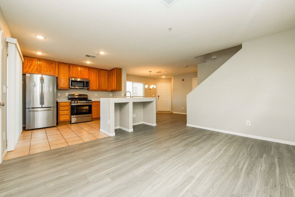 3020 Sunrise Bay Ave - Photo 7 of 17