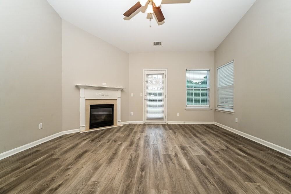 1281 Winwood Dr - Photo 4 of 19