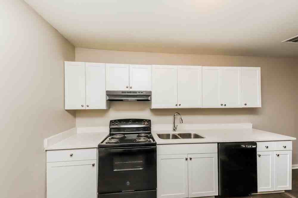 730 Parker St - Photo 6 of 16