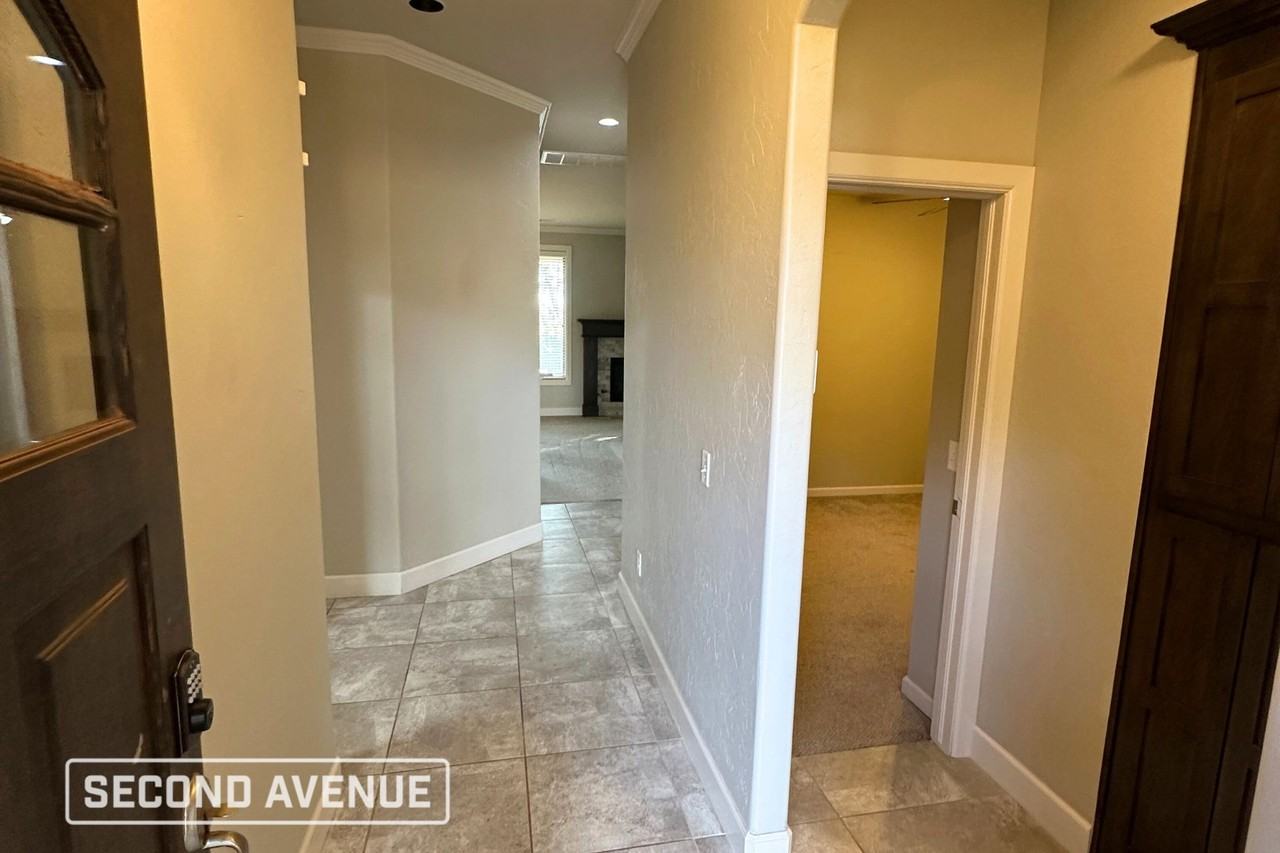 1028 Nw 191st St - Photo 7 of 23