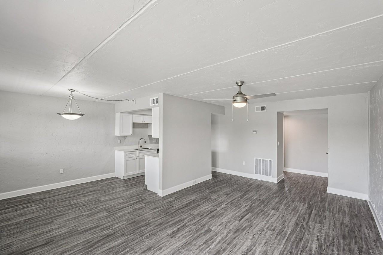 Coral Waters Apartments - Photo 4 of 47