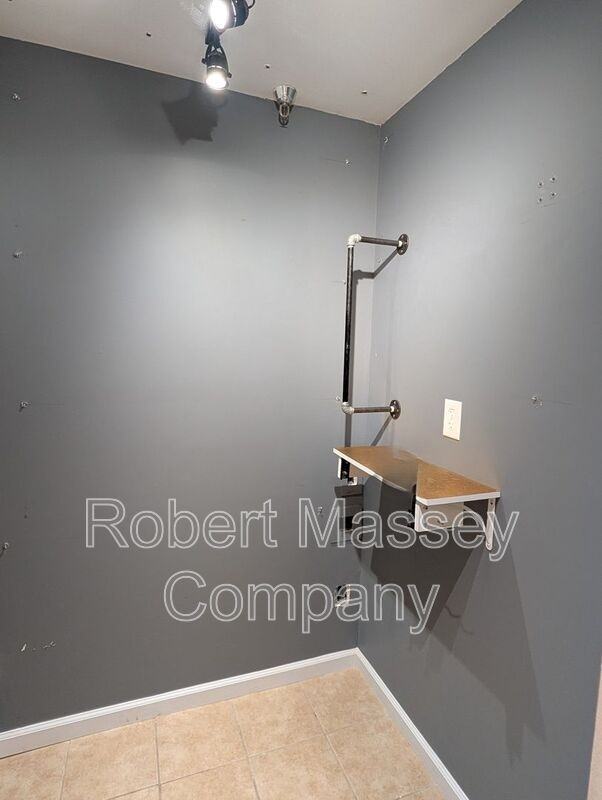 1850 Taylor Ave #STE5 - Photo 3 of 8