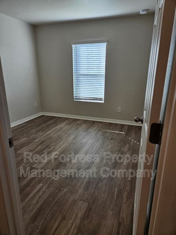 1957 Laverna Ave - Photo 6 of 9