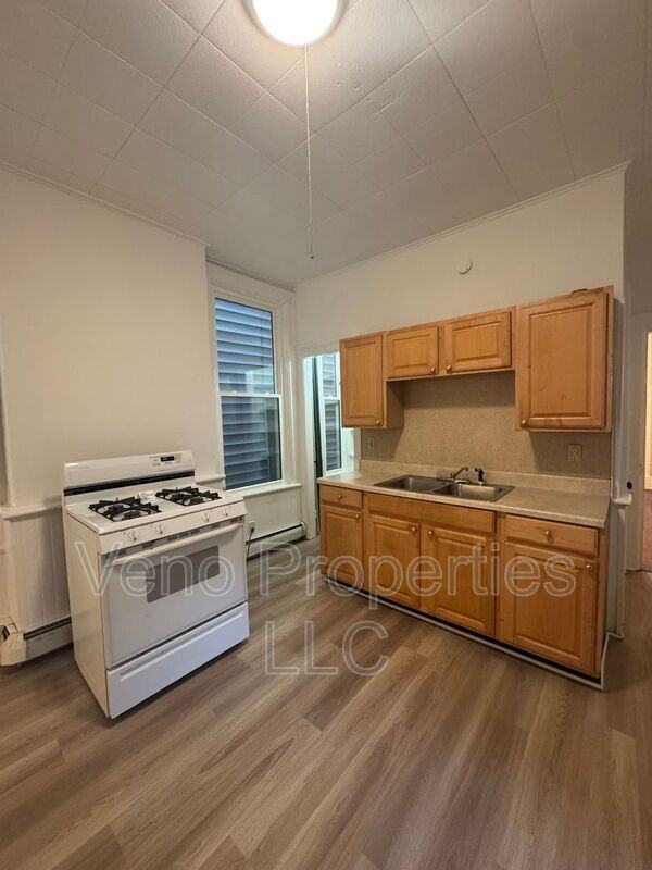 99 Johnston Ave #1-1stFL - Photo 3 of 15