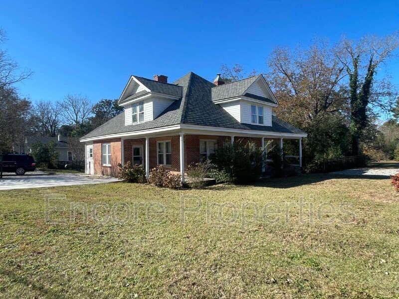 610 Parks St - Photo 2 of 13