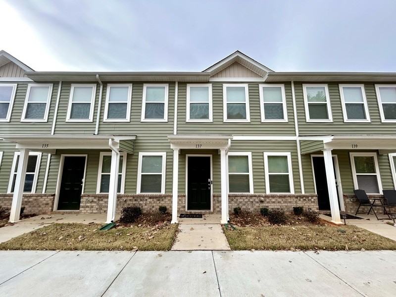 137 Villa Ln - Photo 2 of 19