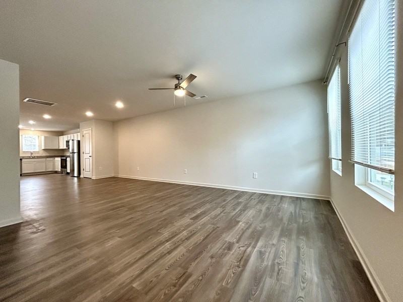 137 Villa Ln - Photo 3 of 19