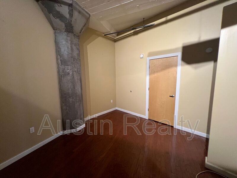 1619 Washington Ave #403 - Photo 5 of 14