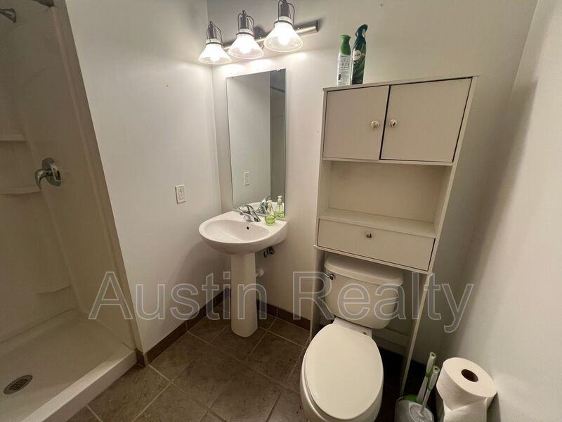 1619 Washington Ave #403 - Photo 7 of 14