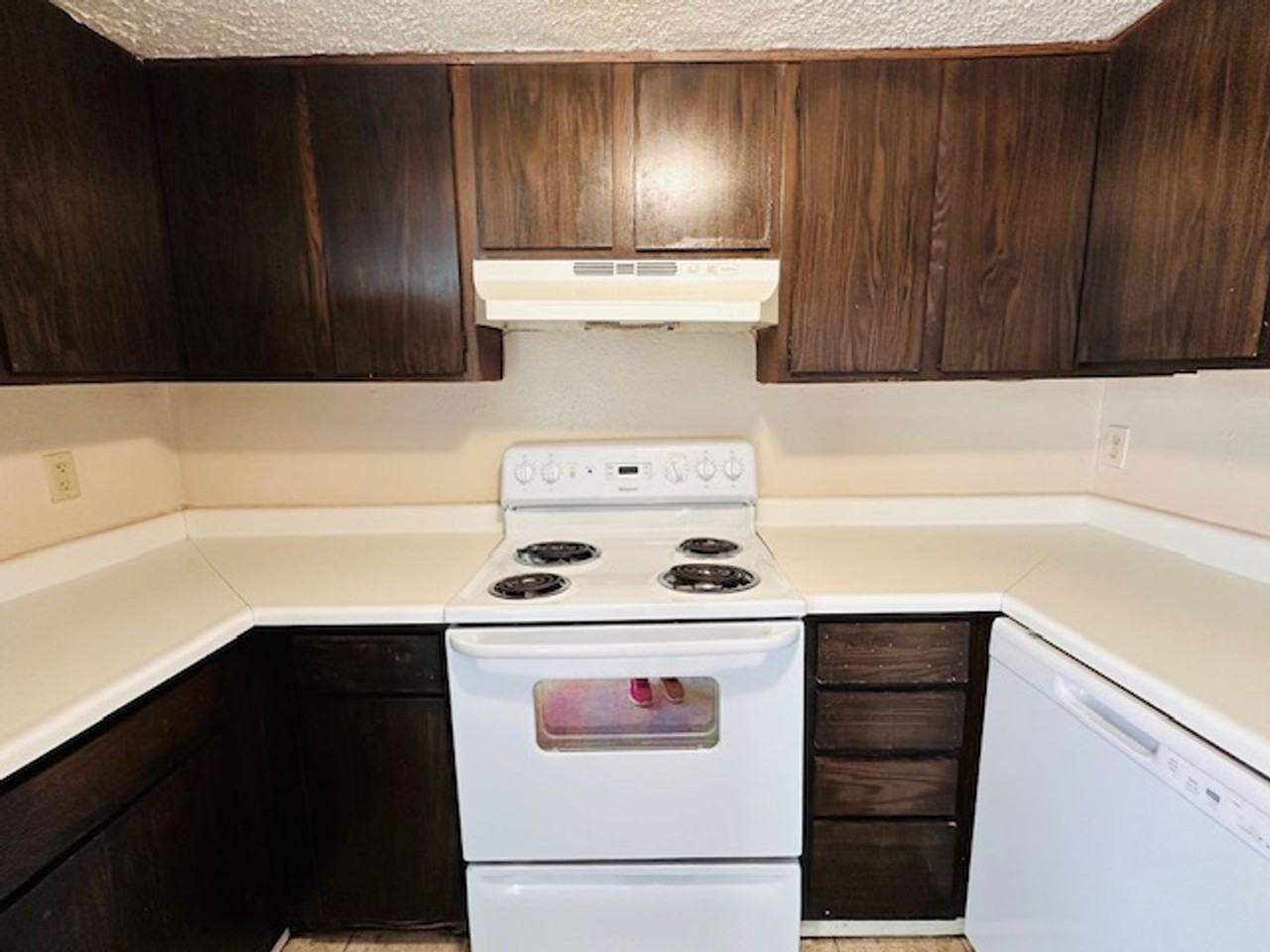185 Monroe Ave Apt F - Photo 4 of 8