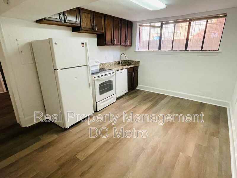 815 Maryland Ave Ne #1 - Photo 2 of 16